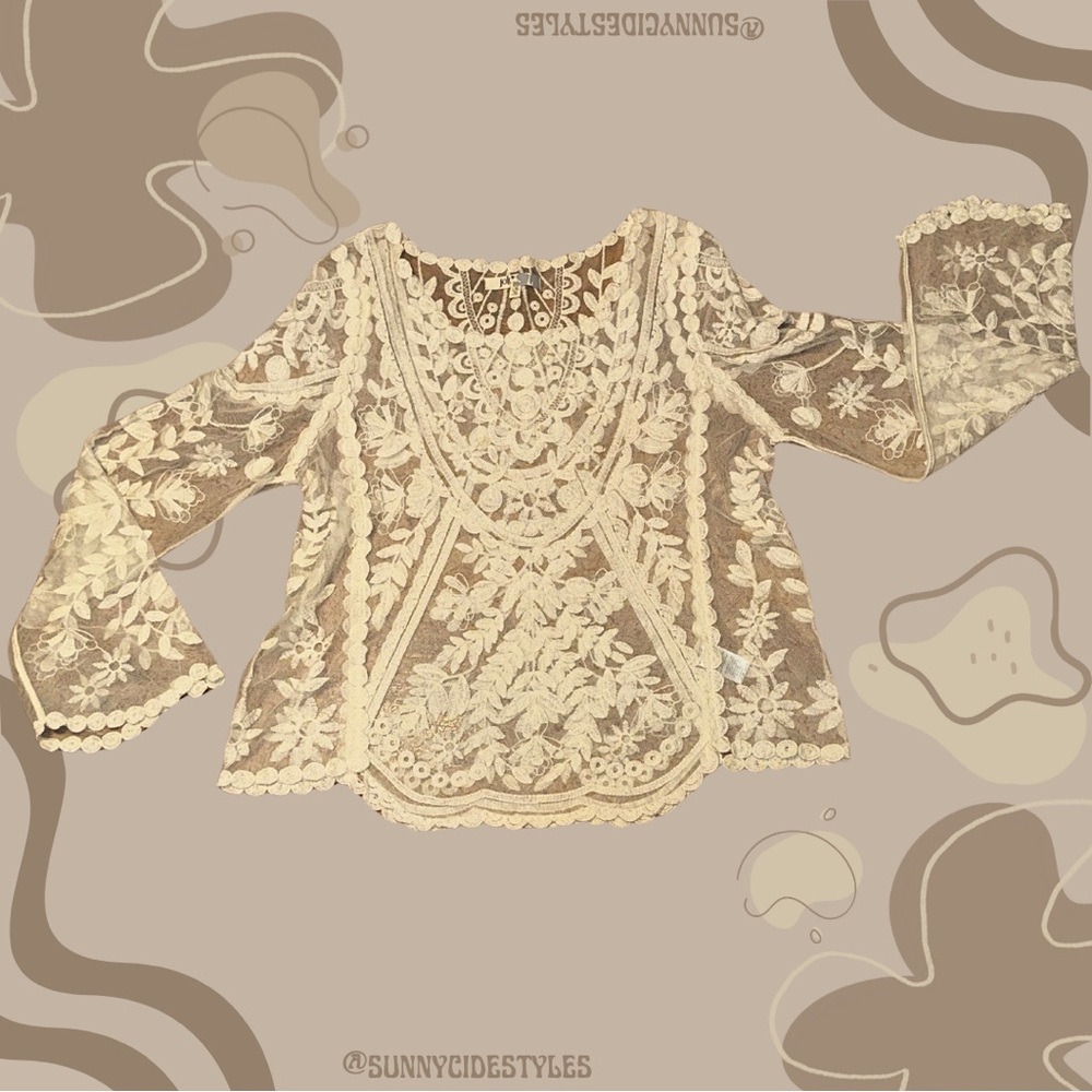 Jolt Lace/Sheer Bell Sleeve Top